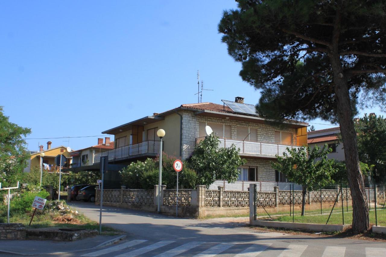 Apartments With A Parking Space Umag - 7066 Kültér fotó