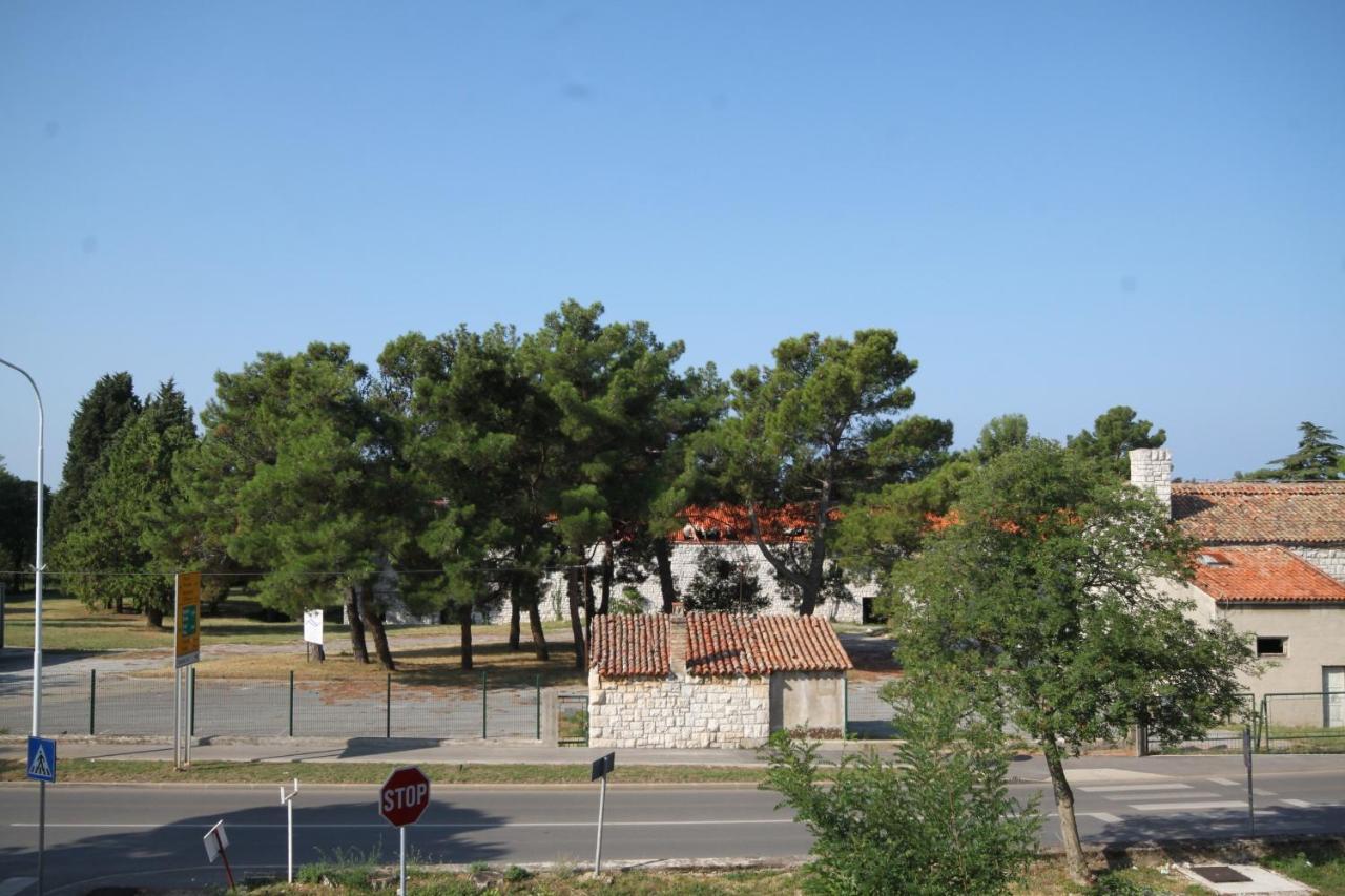 Apartments With A Parking Space Umag - 7066 Kültér fotó