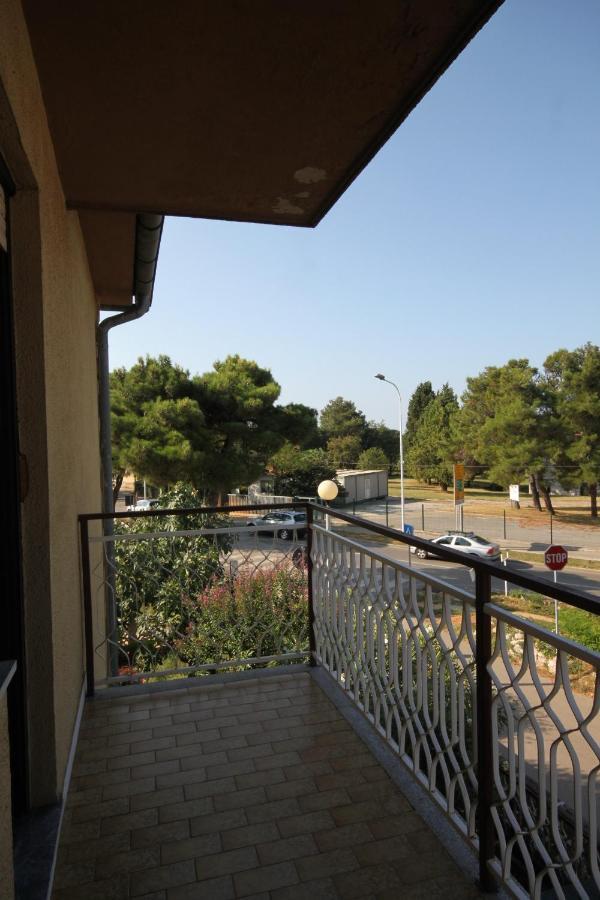 Apartments With A Parking Space Umag - 7066 Kültér fotó